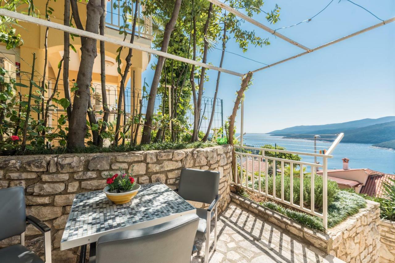 Luxury 1 Bedroom Apartment In Rabac Extérieur photo